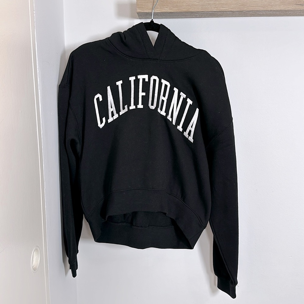 EUC Reflex "CALIFORNIA Embroidered in White🤍 on Black Hoodie🖤w/o🦘Pocket" SML